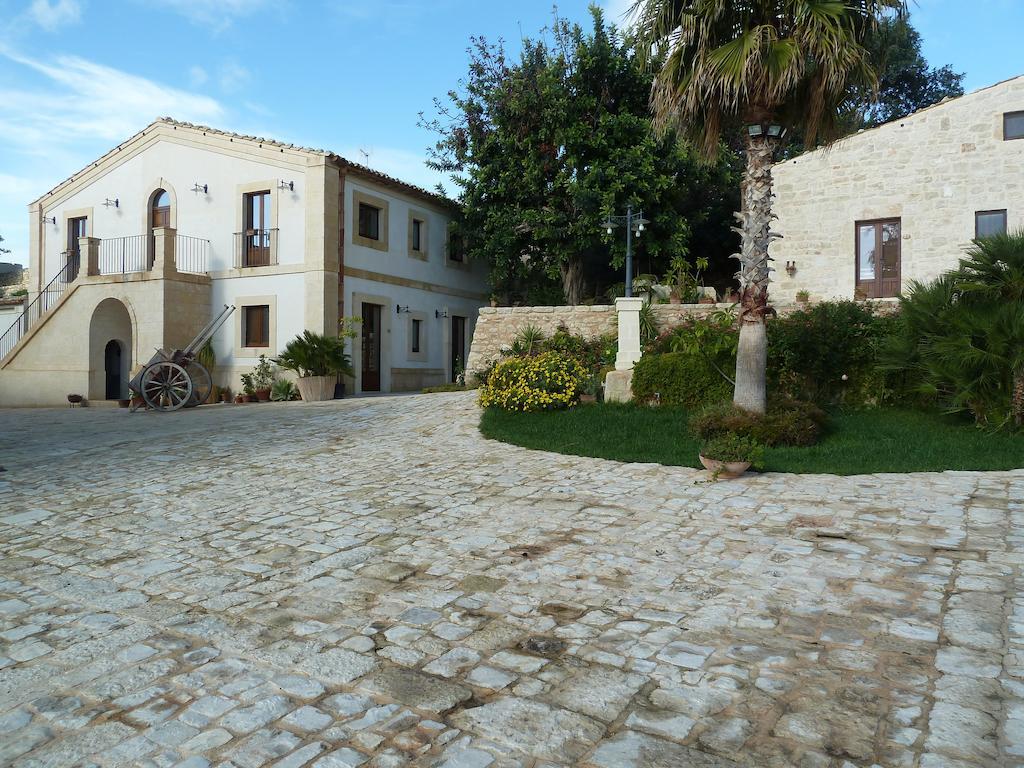 Maison d'hôtes Silva Suri à Marina di Ragusa Extérieur photo
