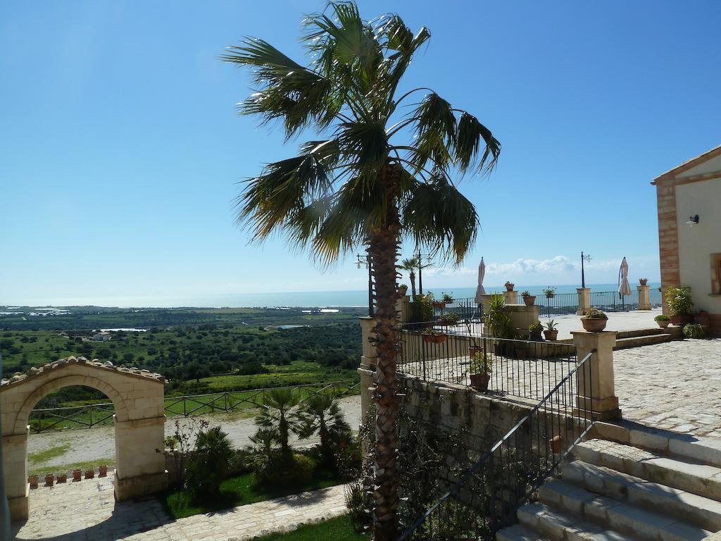 Maison d'hôtes Silva Suri à Marina di Ragusa Extérieur photo