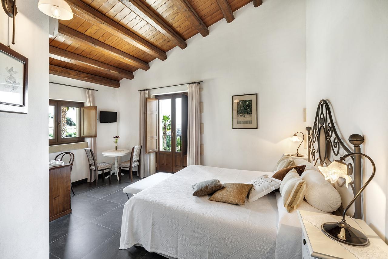 Maison d'hôtes Silva Suri à Marina di Ragusa Extérieur photo