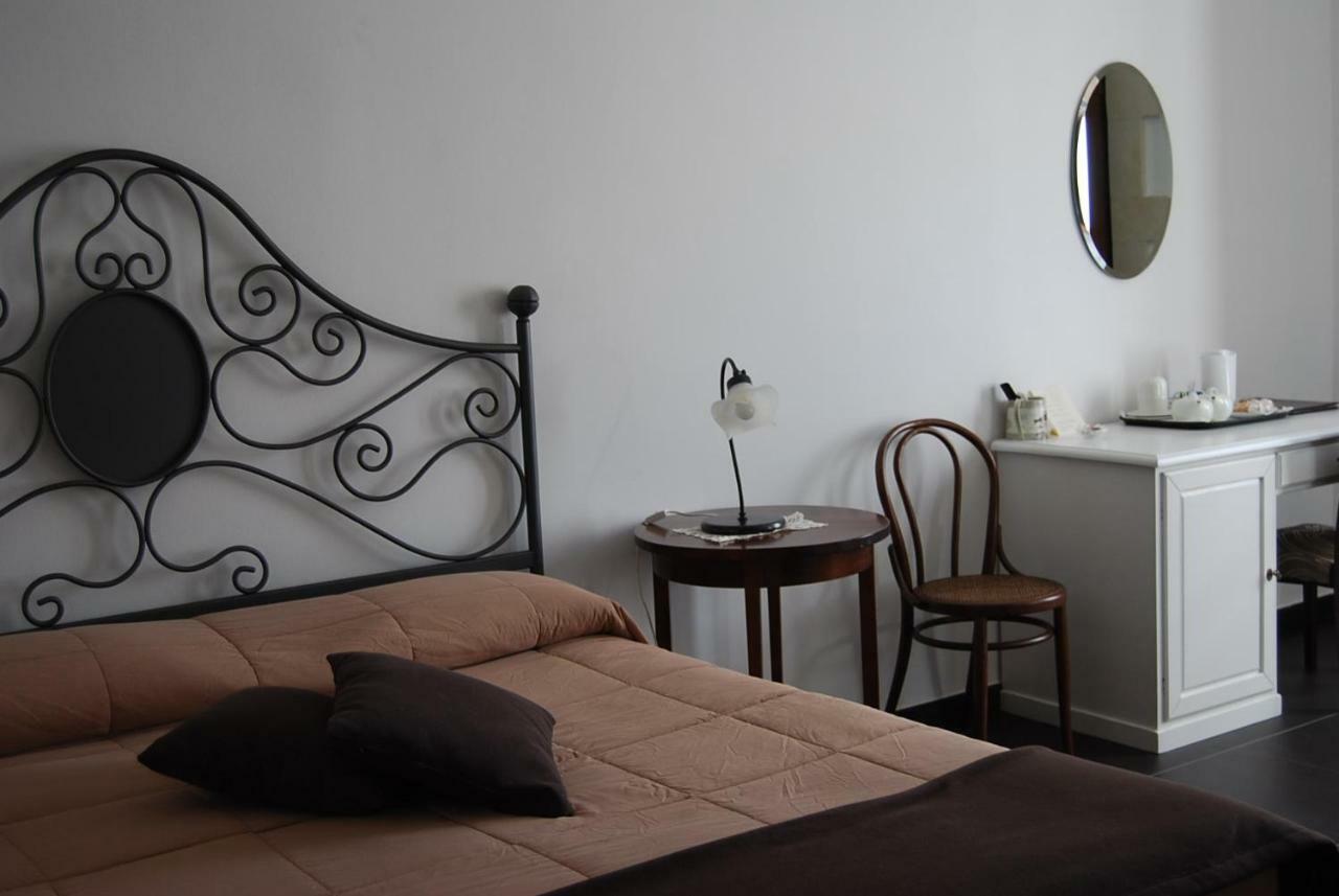 Maison d'hôtes Silva Suri à Marina di Ragusa Extérieur photo